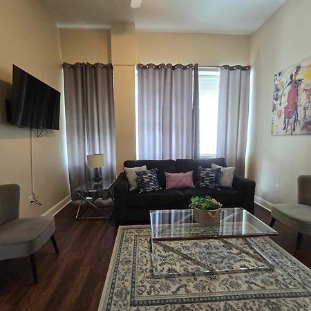 Amazing Condos Beautiful View 2 Blocks To French Quarter, Small Rooftop Pool, Gym, Seanger Theater, Super Dome, And Bourbon St New Orleans Rom bilde