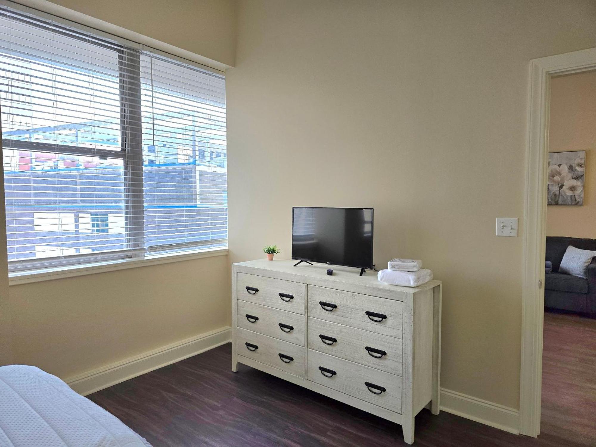 Amazing Condos Beautiful View 2 Blocks To French Quarter, Small Rooftop Pool, Gym, Seanger Theater, Super Dome, And Bourbon St New Orleans Rom bilde