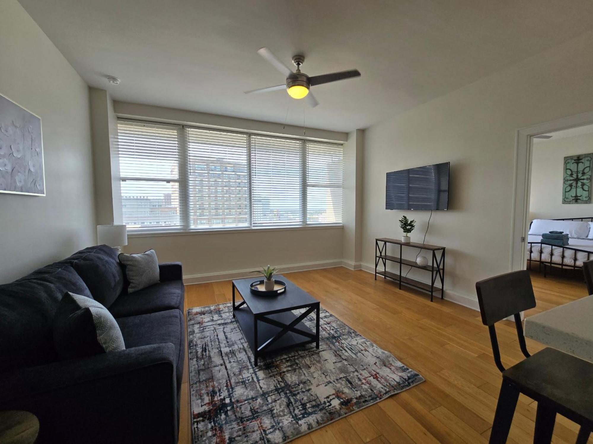 Amazing Condos Beautiful View 2 Blocks To French Quarter, Small Rooftop Pool, Gym, Seanger Theater, Super Dome, And Bourbon St New Orleans Rom bilde