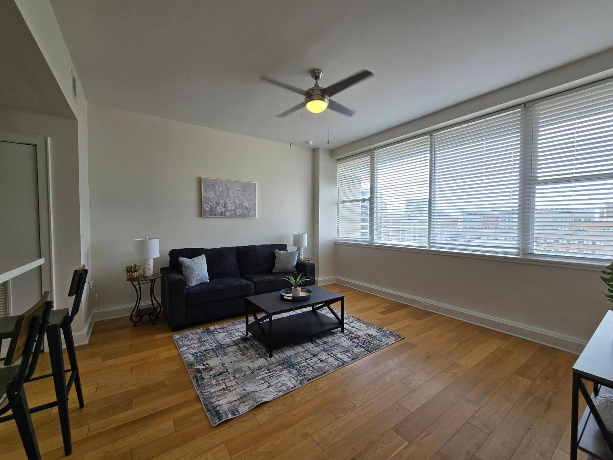 Amazing Condos Beautiful View 2 Blocks To French Quarter, Small Rooftop Pool, Gym, Seanger Theater, Super Dome, And Bourbon St New Orleans Rom bilde