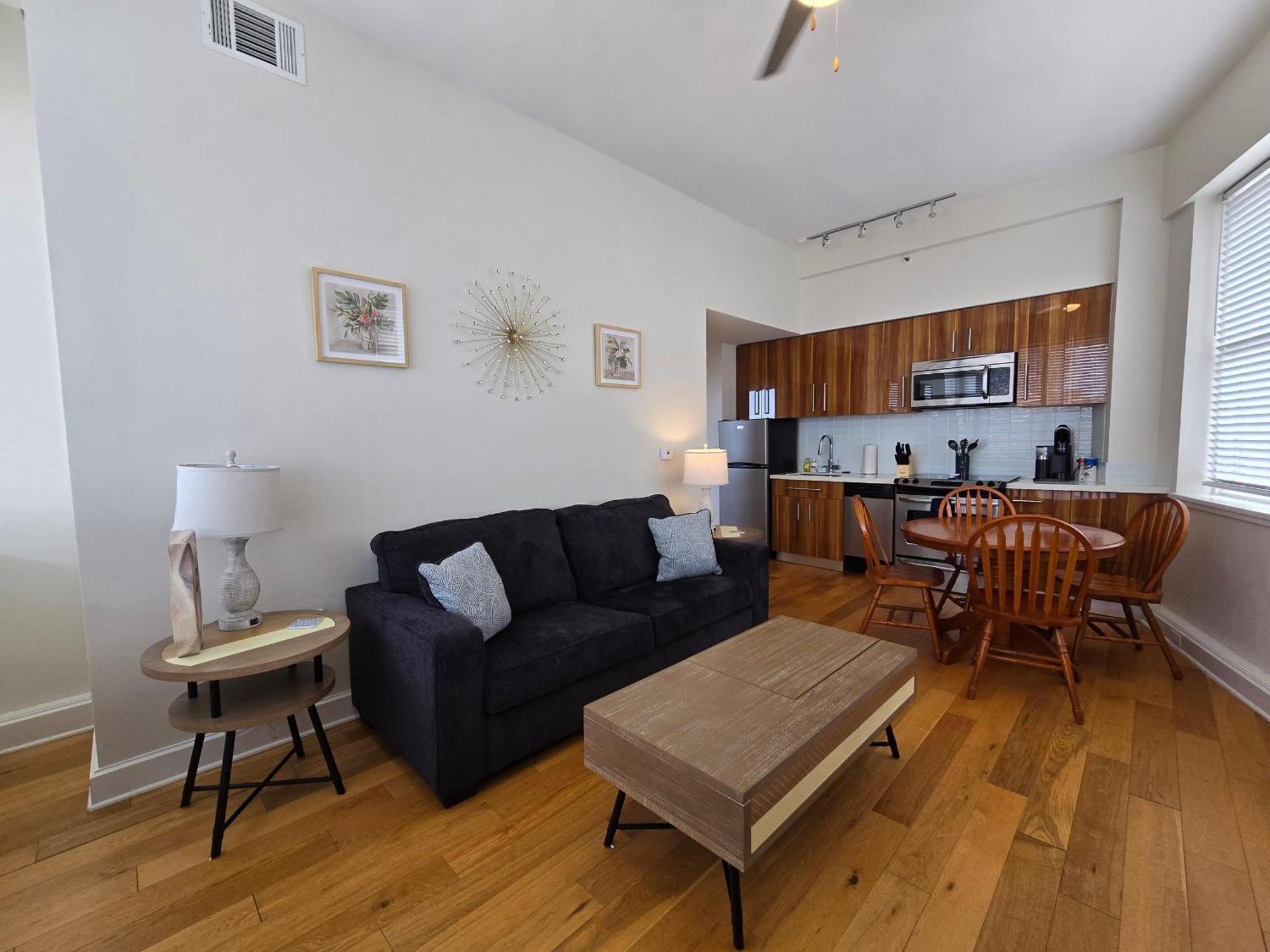 Amazing Condos Beautiful View 2 Blocks To French Quarter, Small Rooftop Pool, Gym, Seanger Theater, Super Dome, And Bourbon St New Orleans Rom bilde