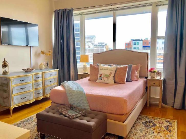 Amazing Condos Beautiful View 2 Blocks To French Quarter, Small Rooftop Pool, Gym, Seanger Theater, Super Dome, And Bourbon St New Orleans Rom bilde