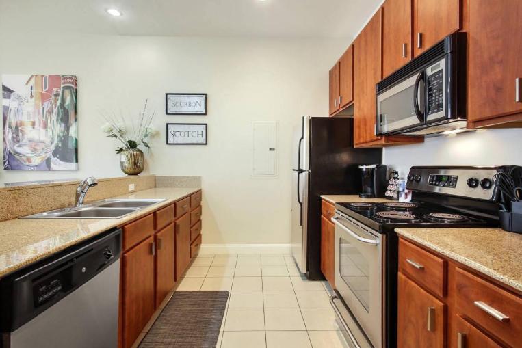 Amazing Condos Beautiful View 2 Blocks To French Quarter, Small Rooftop Pool, Gym, Seanger Theater, Super Dome, And Bourbon St New Orleans Eksteriør bilde
