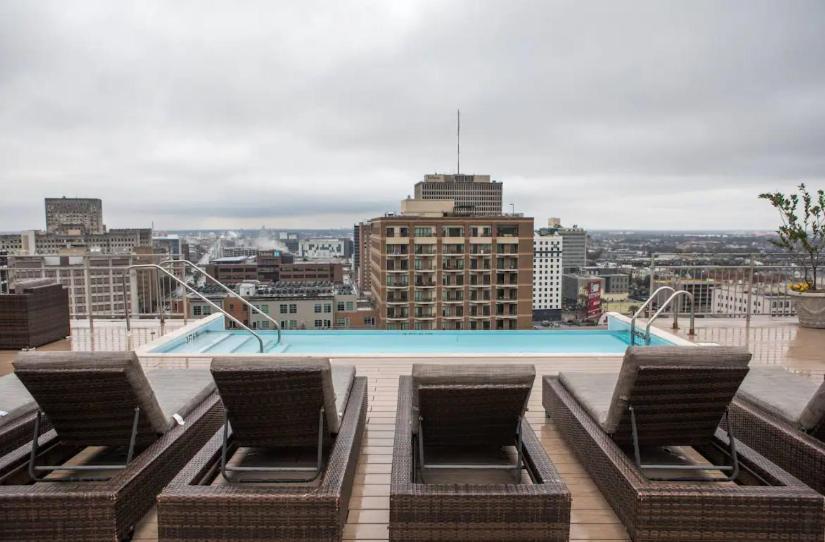 Amazing Condos Beautiful View 2 Blocks To French Quarter, Small Rooftop Pool, Gym, Seanger Theater, Super Dome, And Bourbon St New Orleans Eksteriør bilde