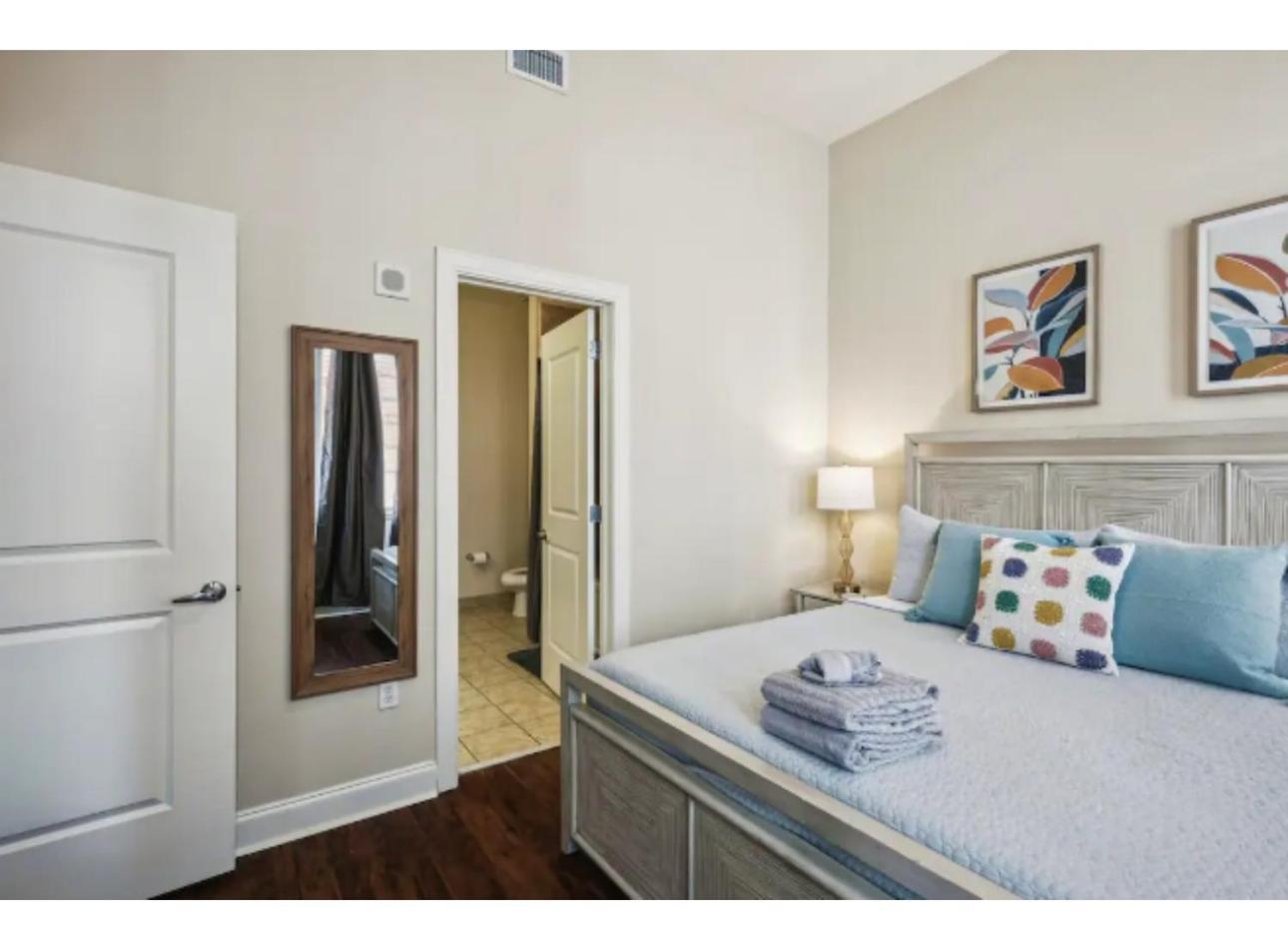 Amazing Condos Beautiful View 2 Blocks To French Quarter, Small Rooftop Pool, Gym, Seanger Theater, Super Dome, And Bourbon St New Orleans Rom bilde