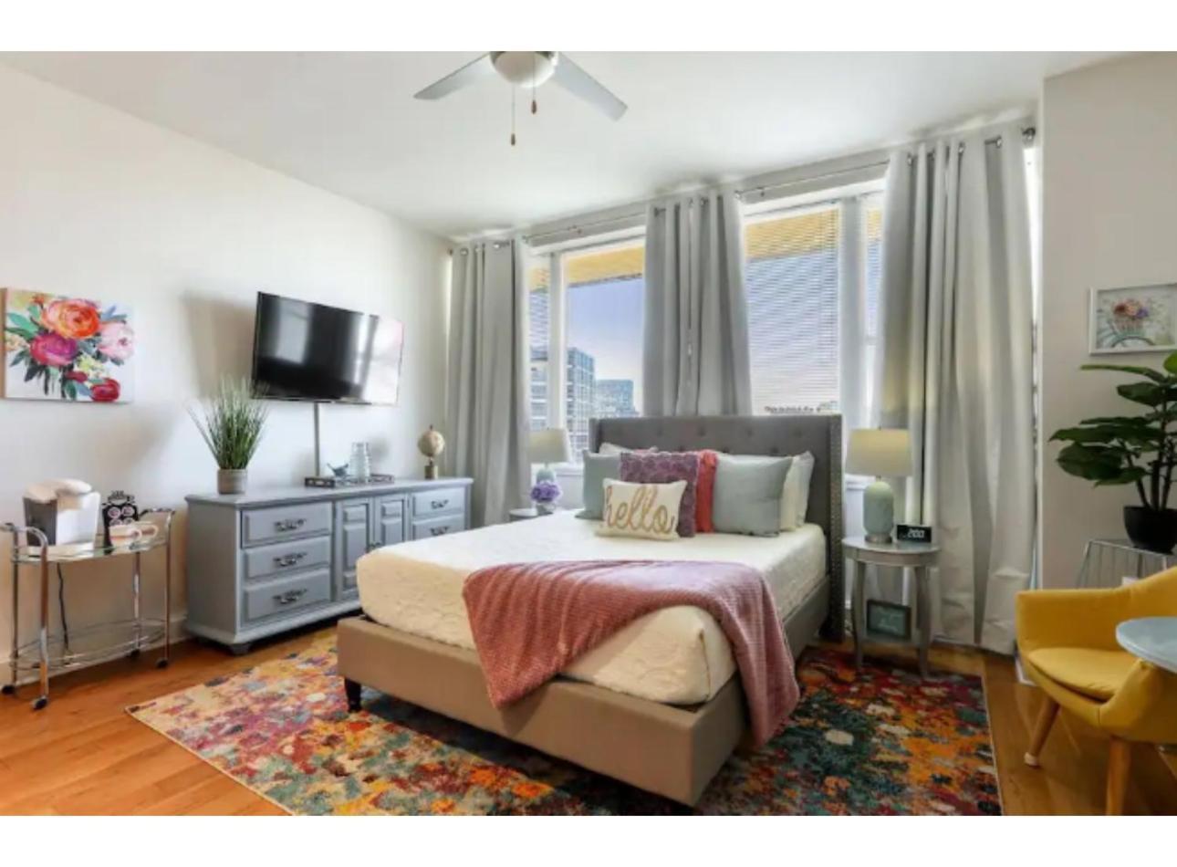Amazing Condos Beautiful View 2 Blocks To French Quarter, Small Rooftop Pool, Gym, Seanger Theater, Super Dome, And Bourbon St New Orleans Rom bilde