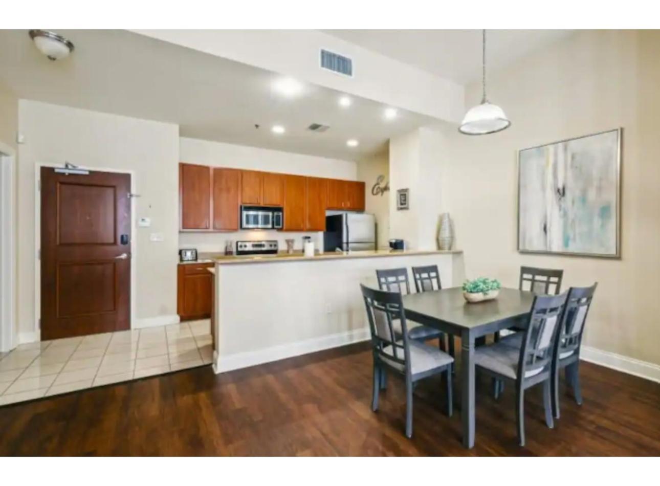 Amazing Condos Beautiful View 2 Blocks To French Quarter, Small Rooftop Pool, Gym, Seanger Theater, Super Dome, And Bourbon St New Orleans Rom bilde